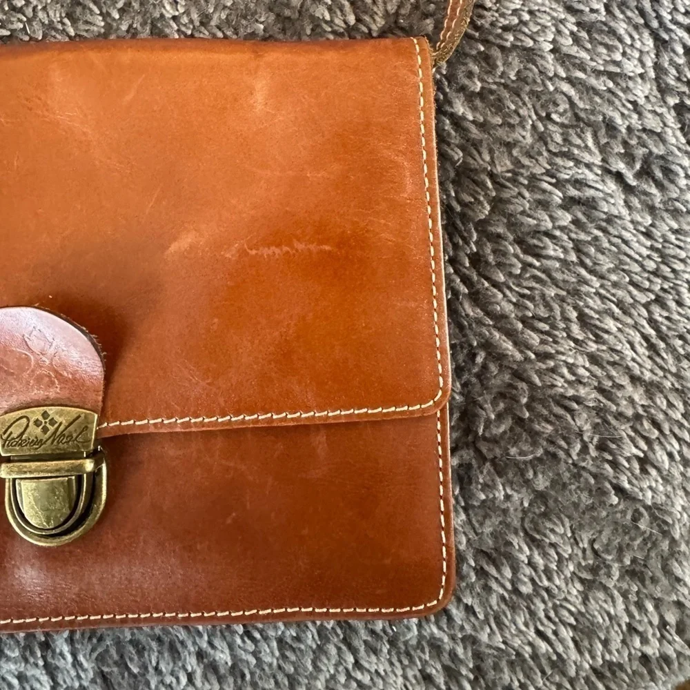 PATRICIA NASH Lanza Leather Crossbody Bag